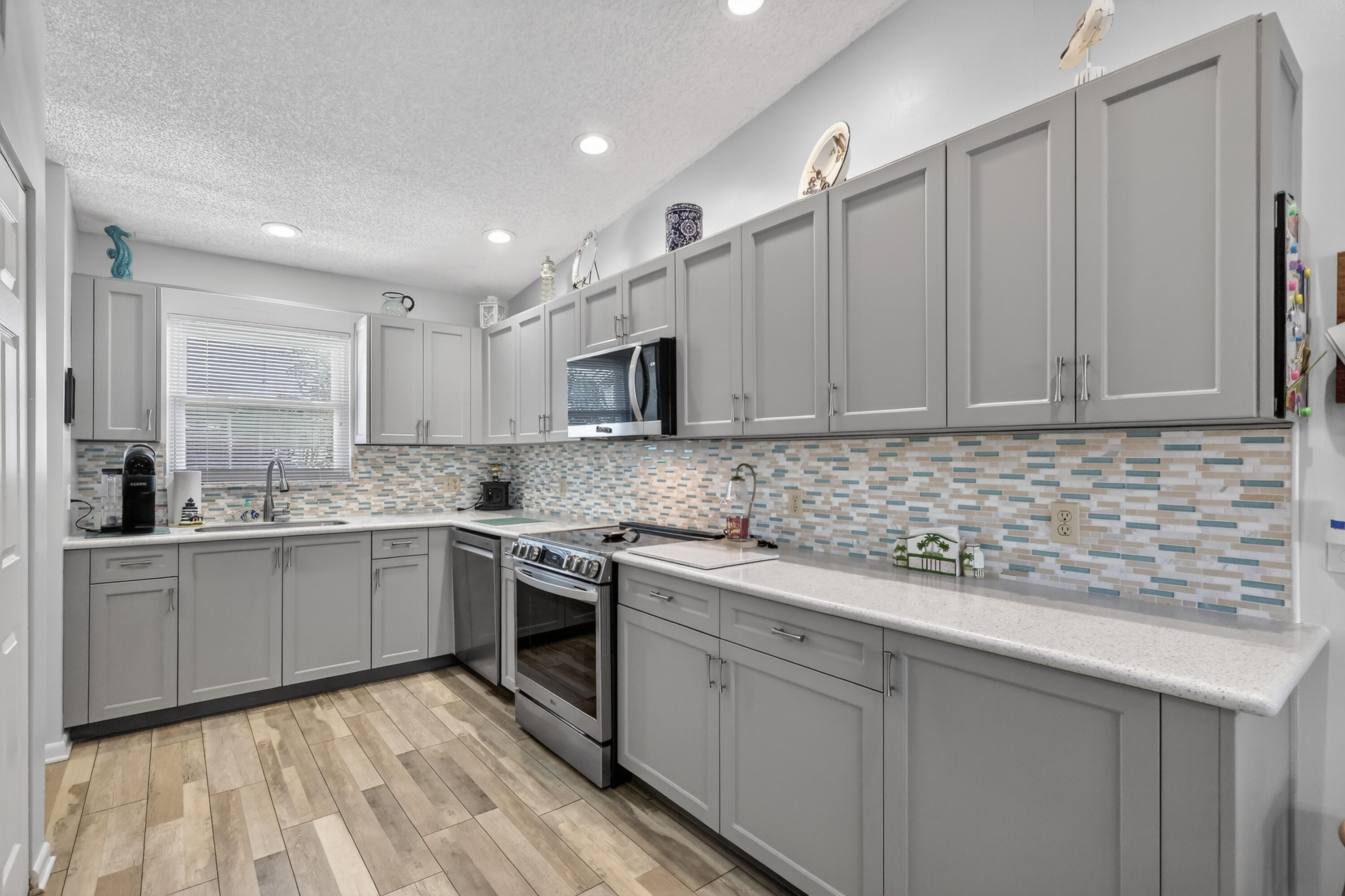 PINECROFT CONDO - Residential