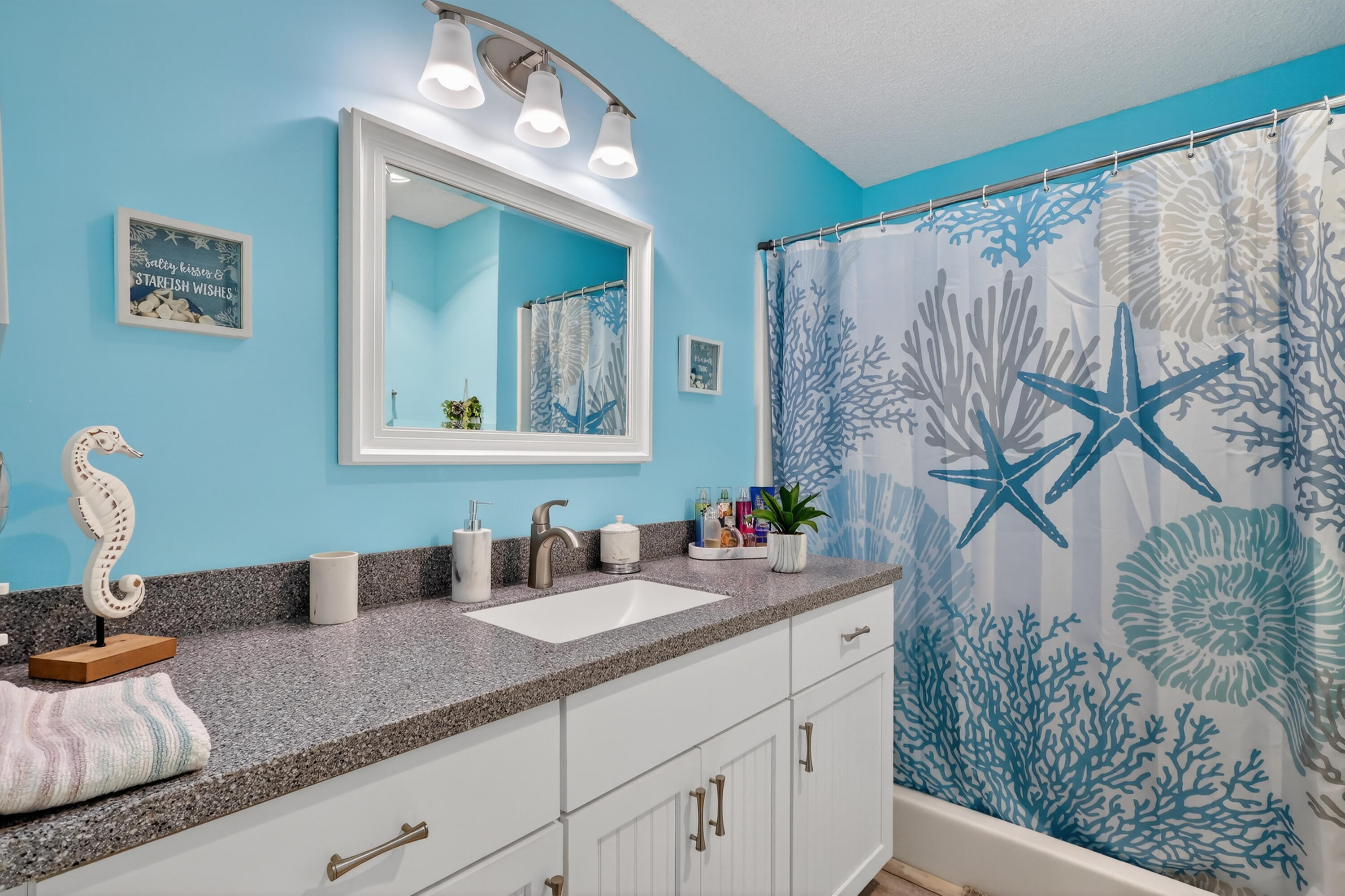 PINECROFT CONDO - Residential