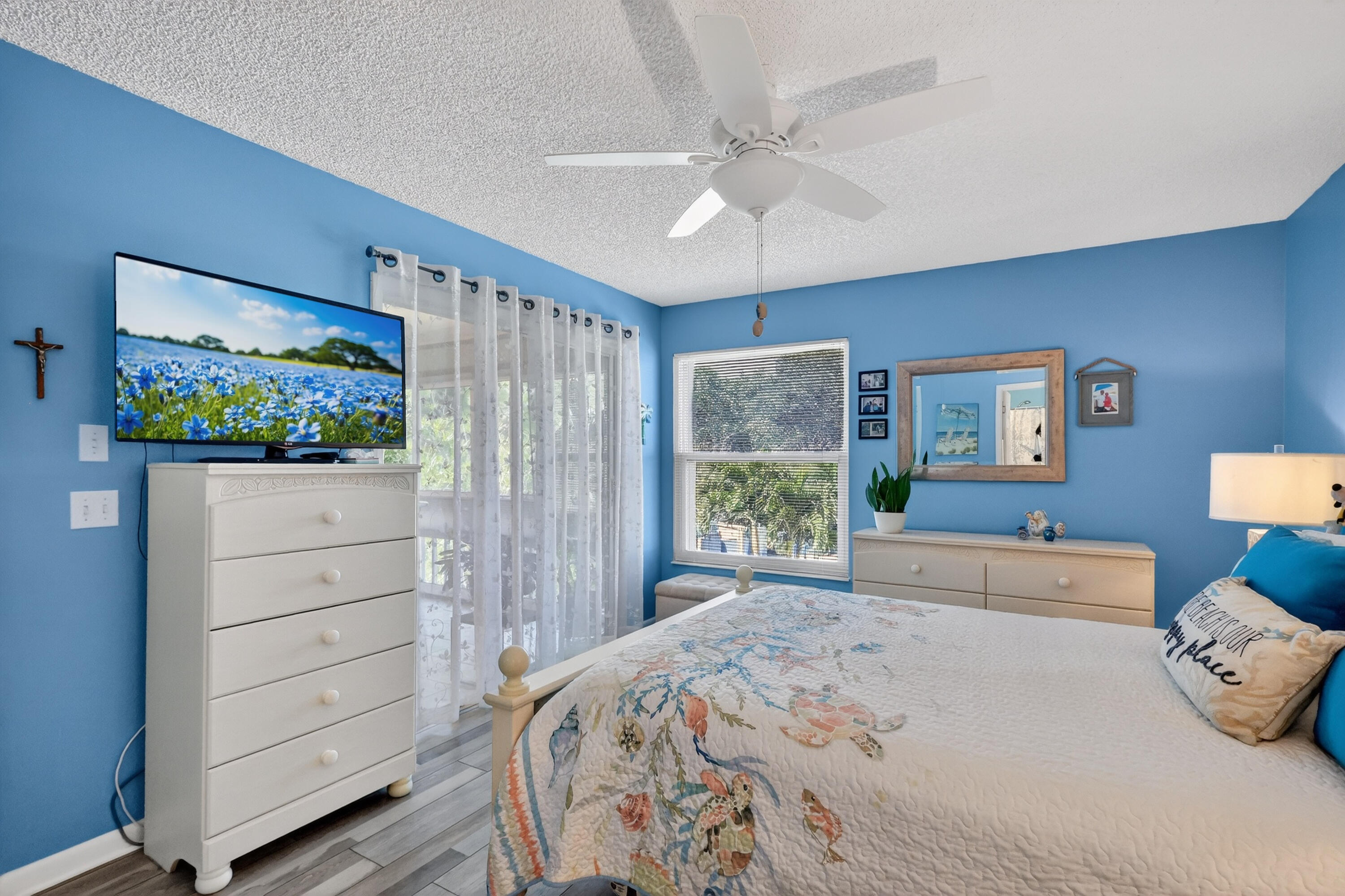 PINECROFT CONDO - Residential