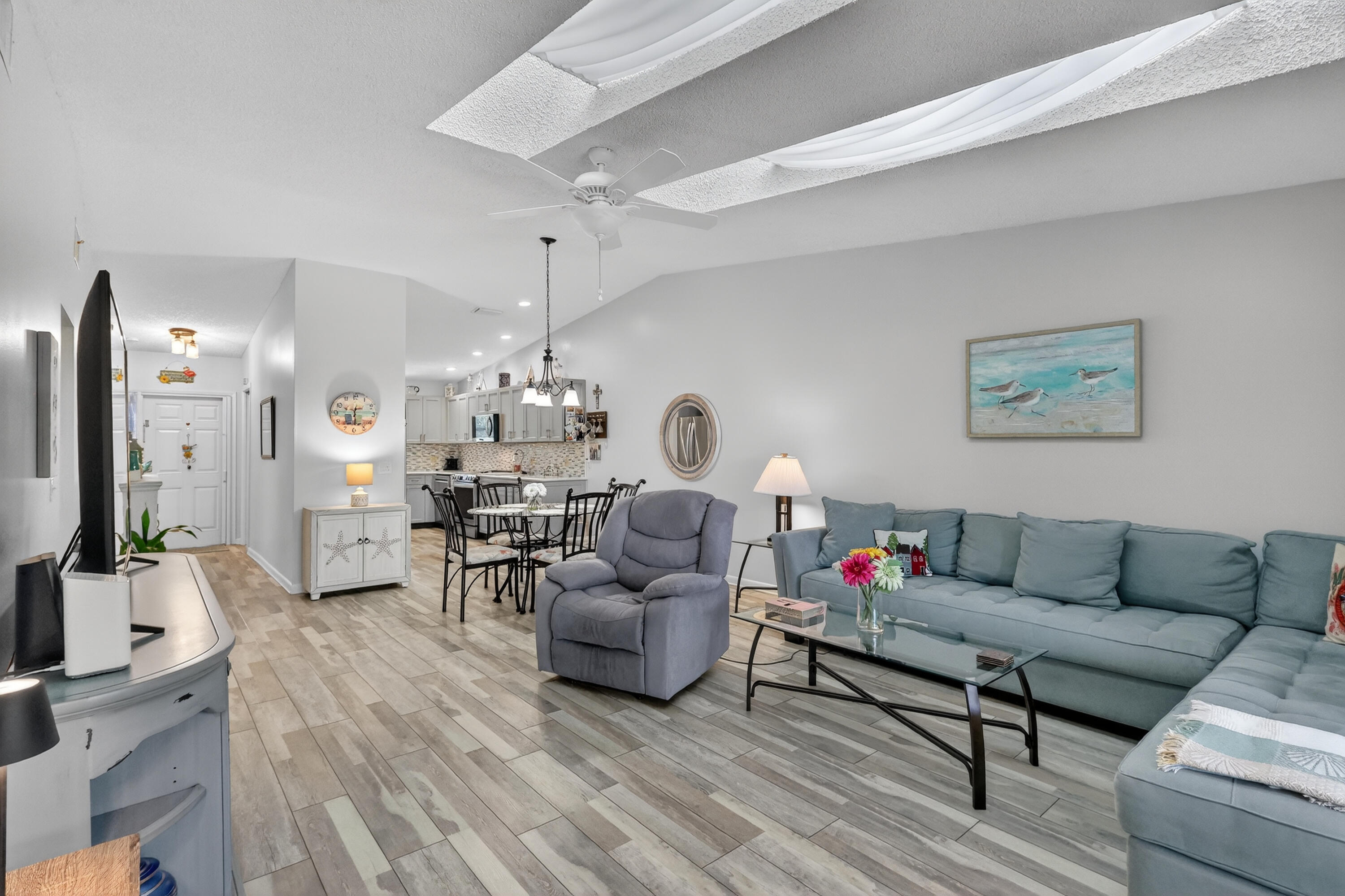 PINECROFT CONDO - Residential