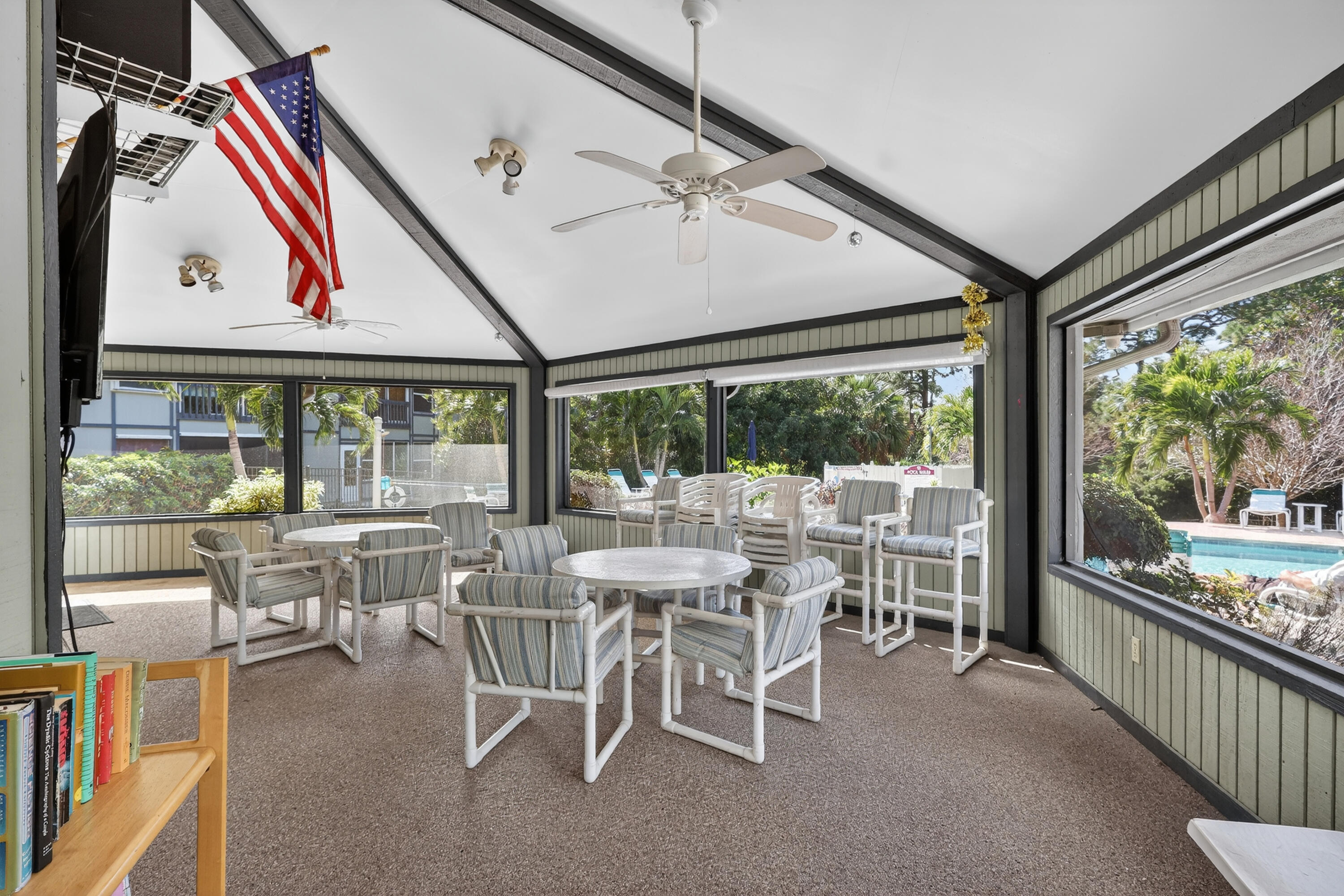 PINECROFT CONDO - Residential