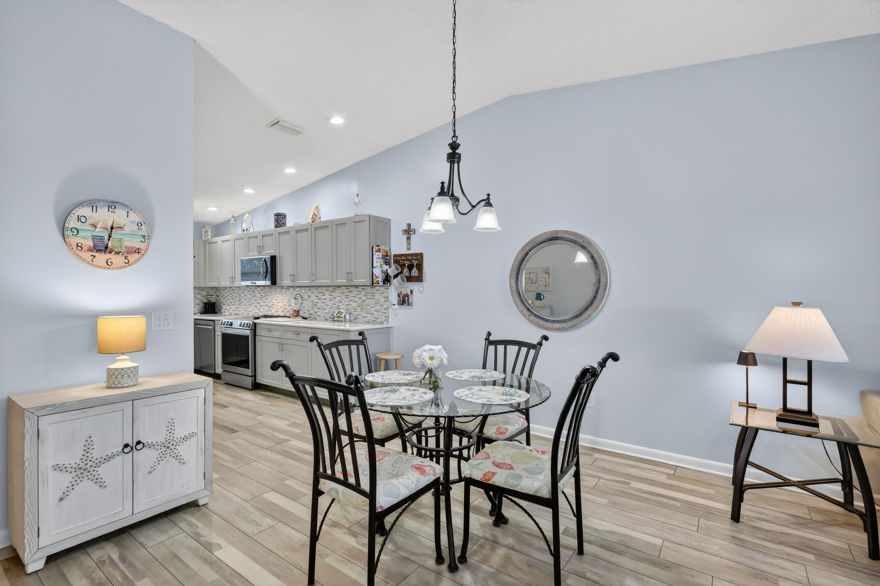 PINECROFT CONDO - Residential