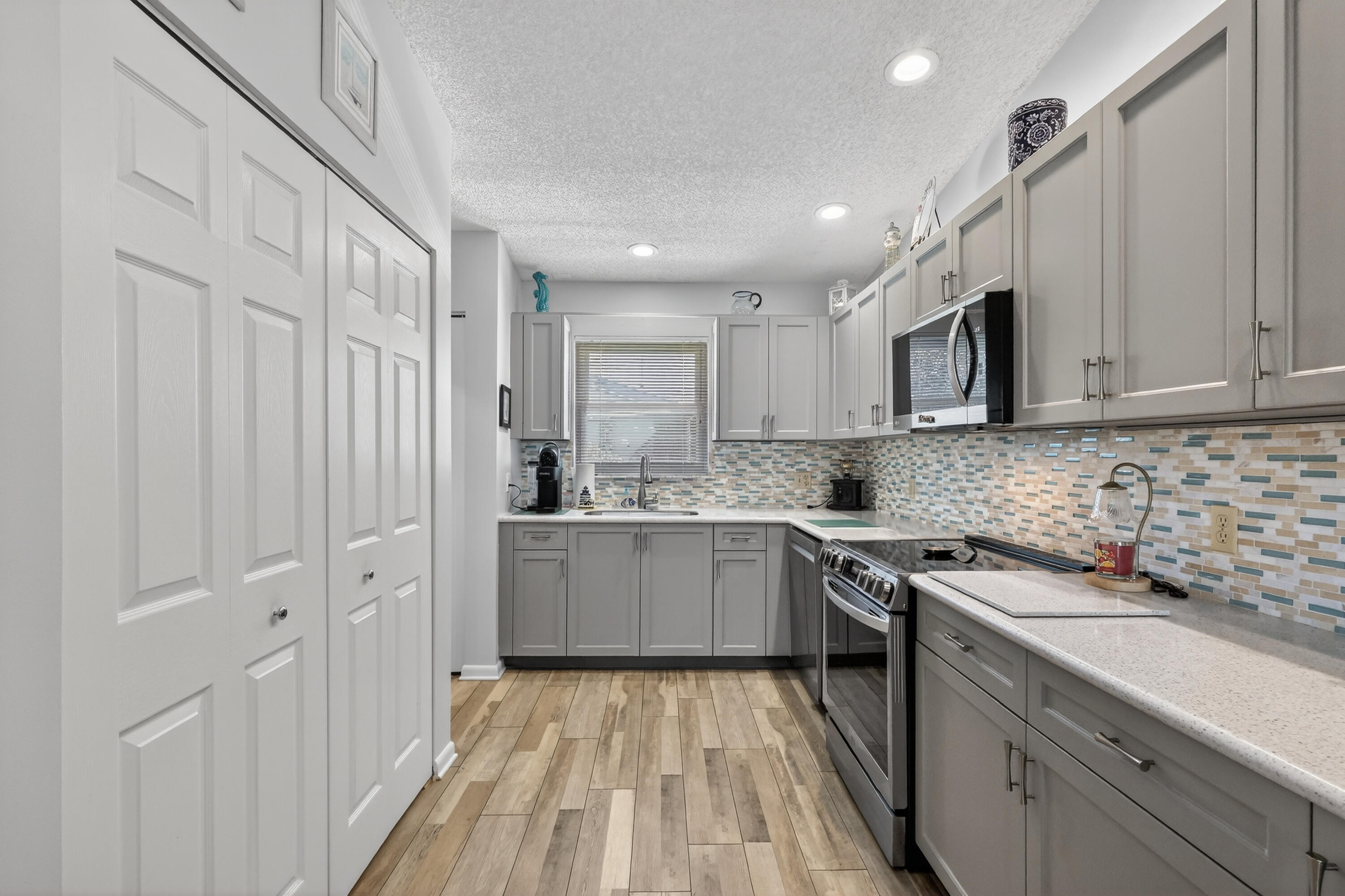 PINECROFT CONDO - Residential