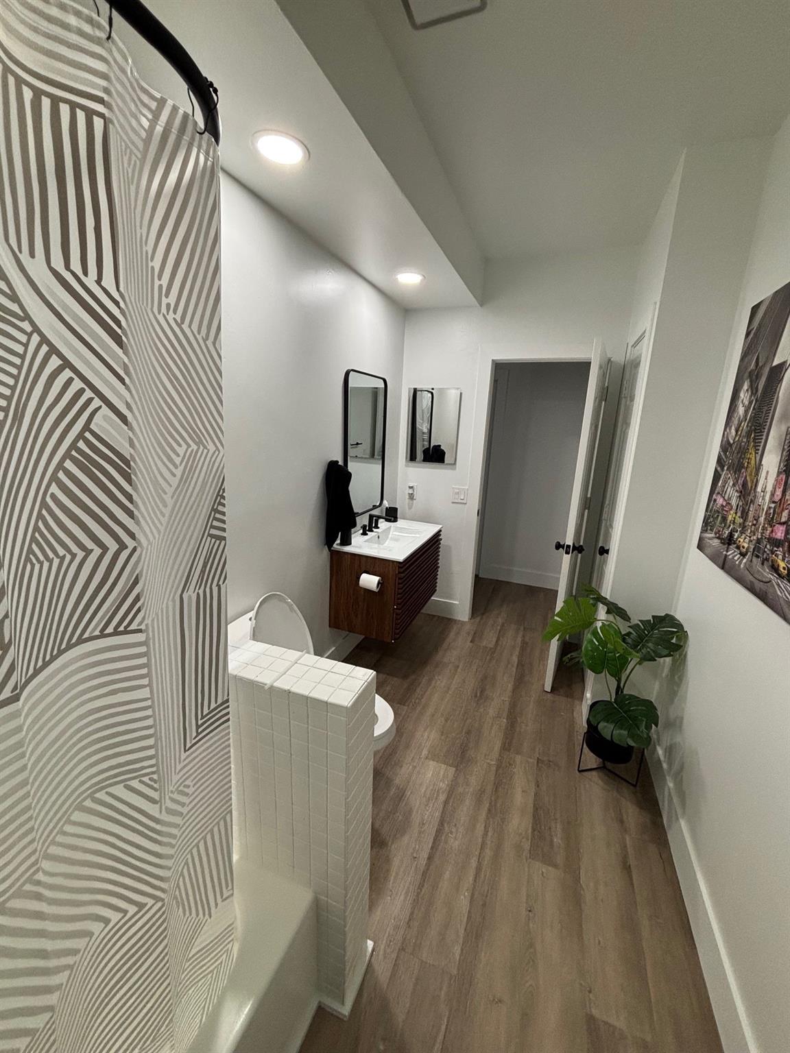 Eagle Point 127-12 B - Residential