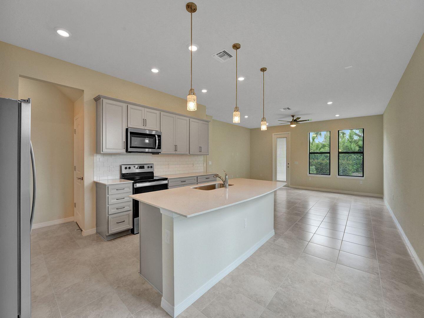 Properties 4825 CHANTILLY Road