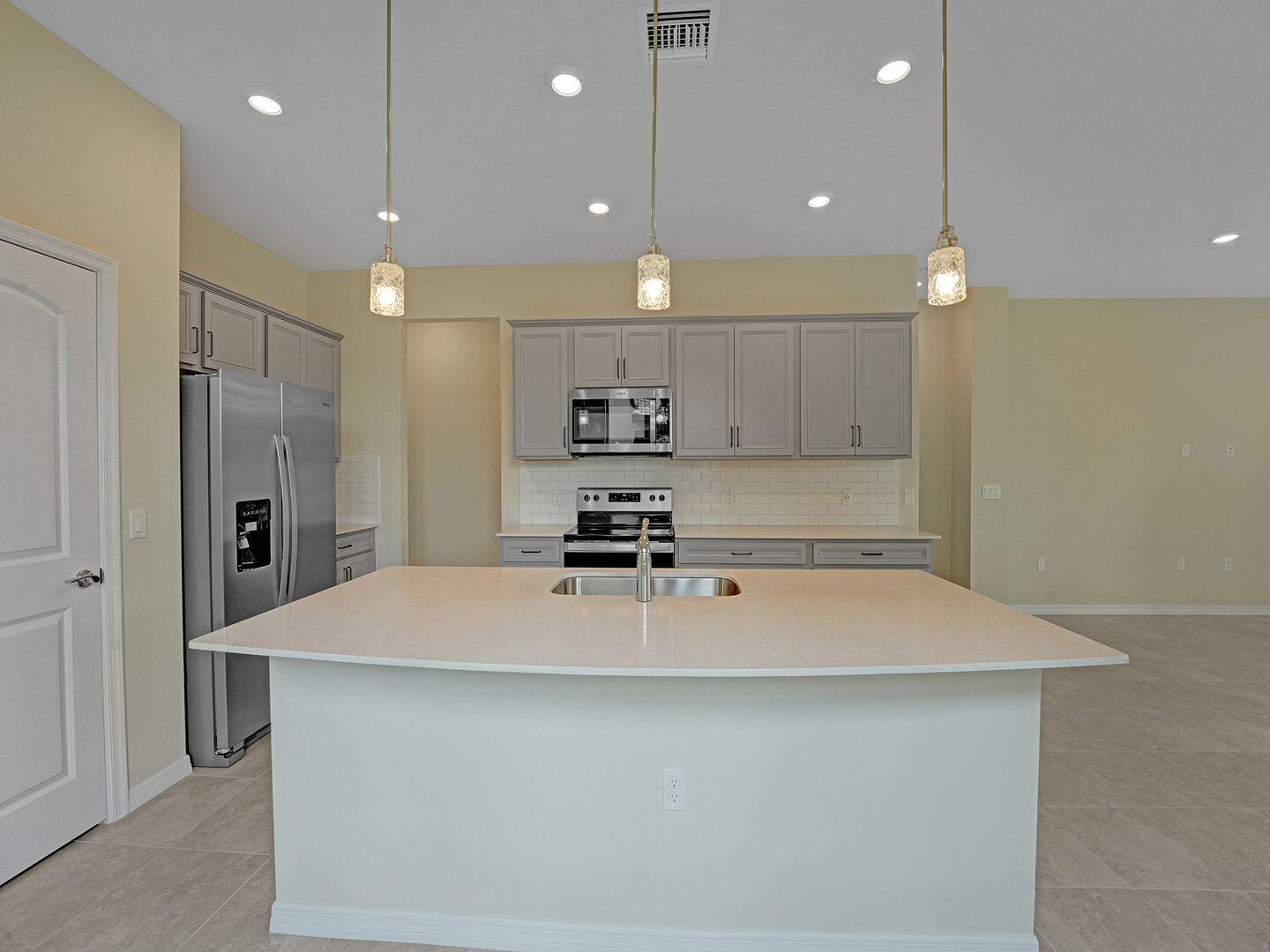 Properties 4825 CHANTILLY Road