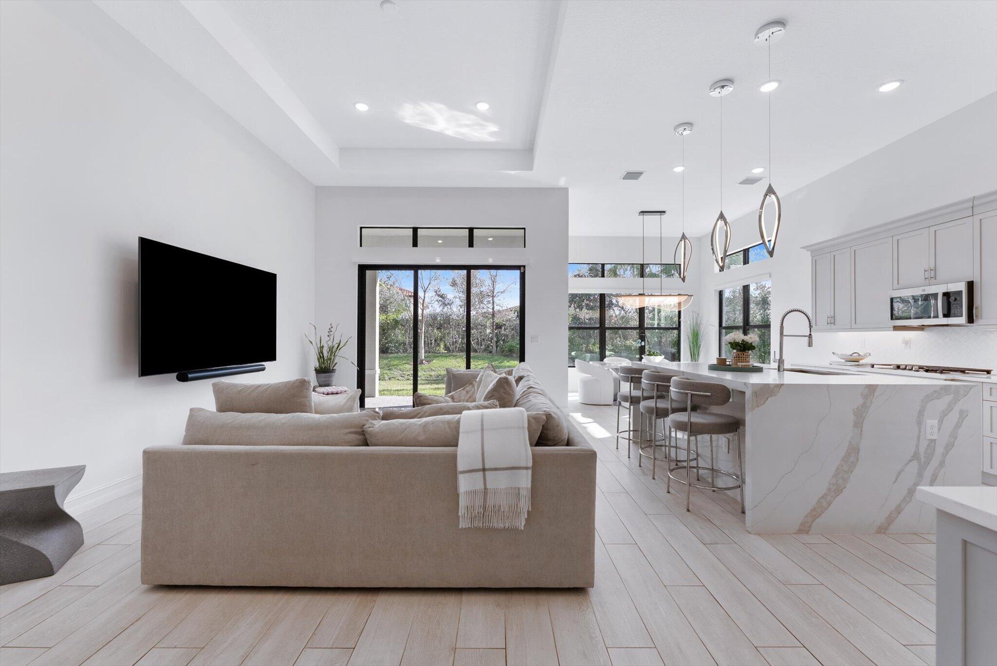 PARKLAND ROYALE - Residential