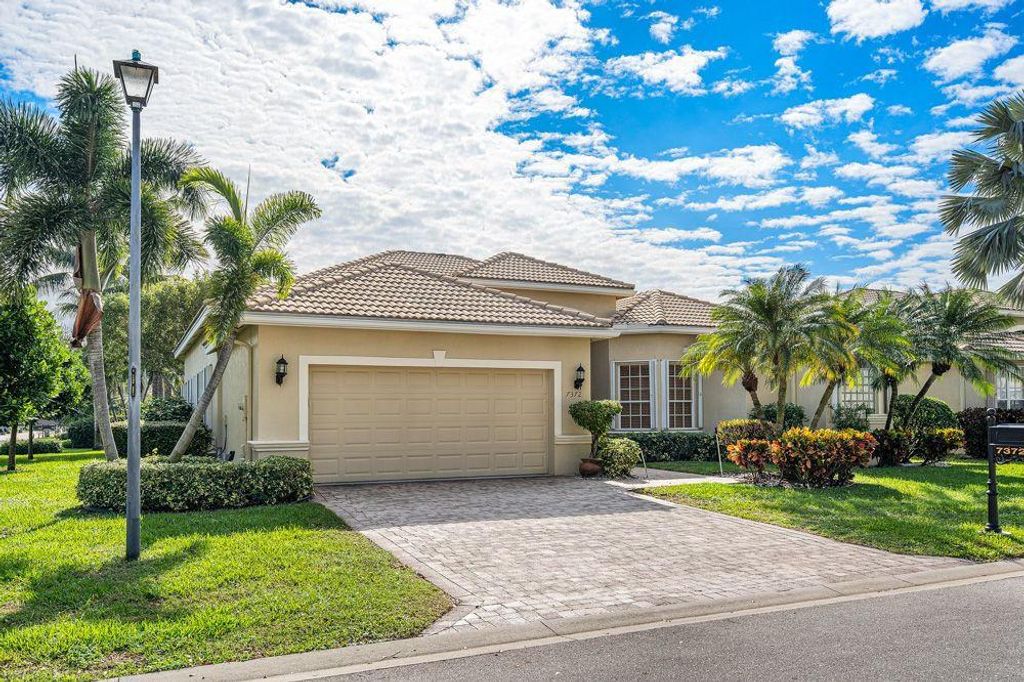 Photo of 7372 Viale Michelangelo, Delray Beach, FL 33446 (MLS # R10682345)