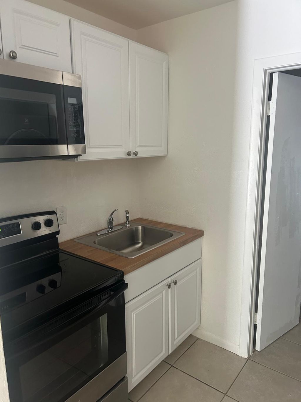 Photo of 255 SW 12th Street, Dania Beach, FL 33004 (MLS # B26010294)