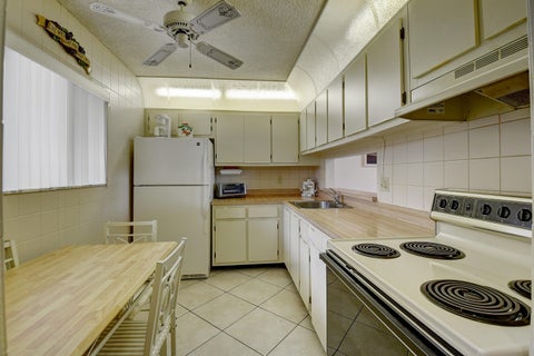 Tiny photo for 5370 Las Verdes Circle #324, Delray Beach, FL 33484 (MLS # B26017889)