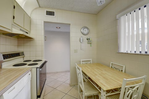 Tiny photo for 5370 Las Verdes Circle #324, Delray Beach, FL 33484 (MLS # B26017889)