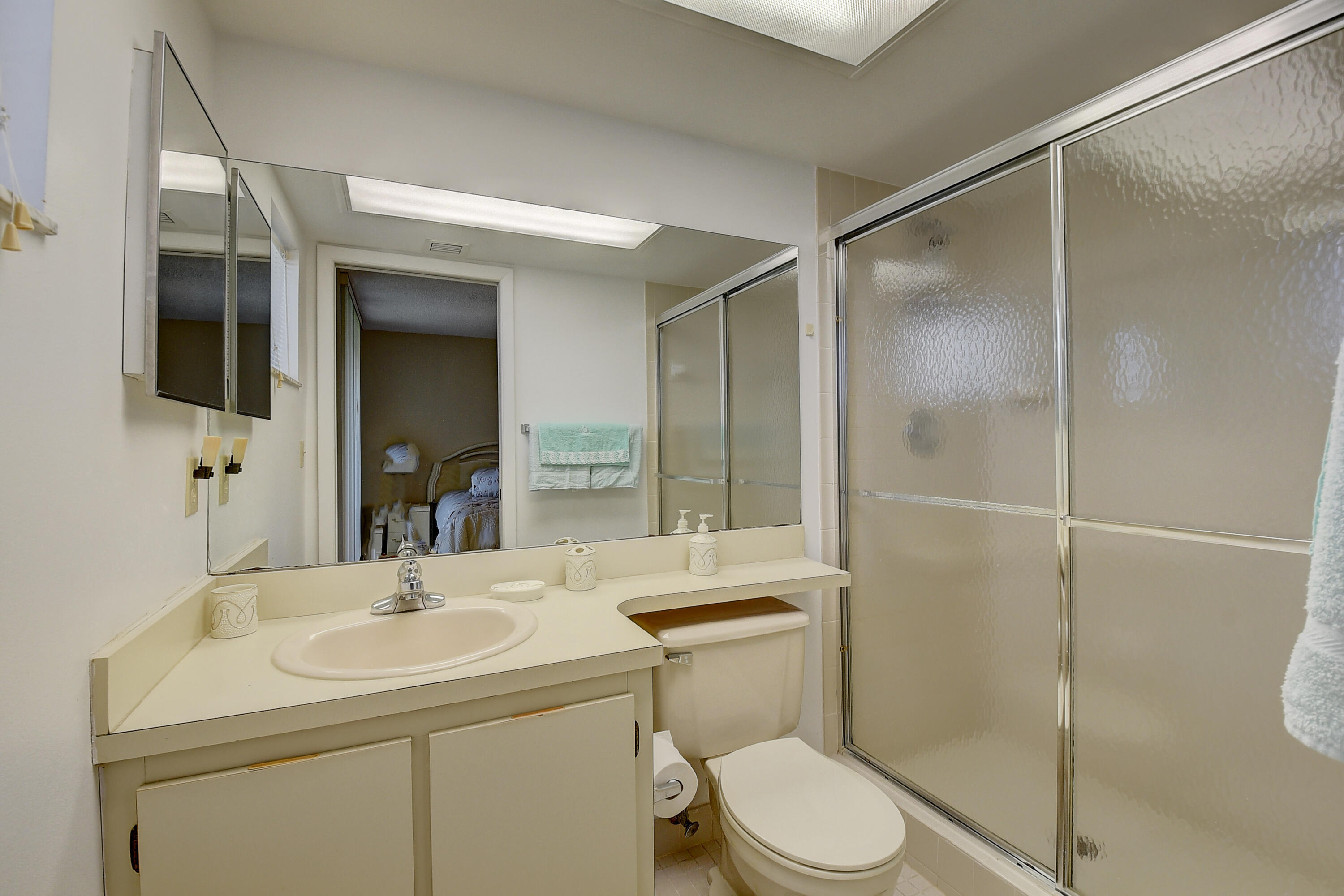 CYPRESS CONDO - Residential