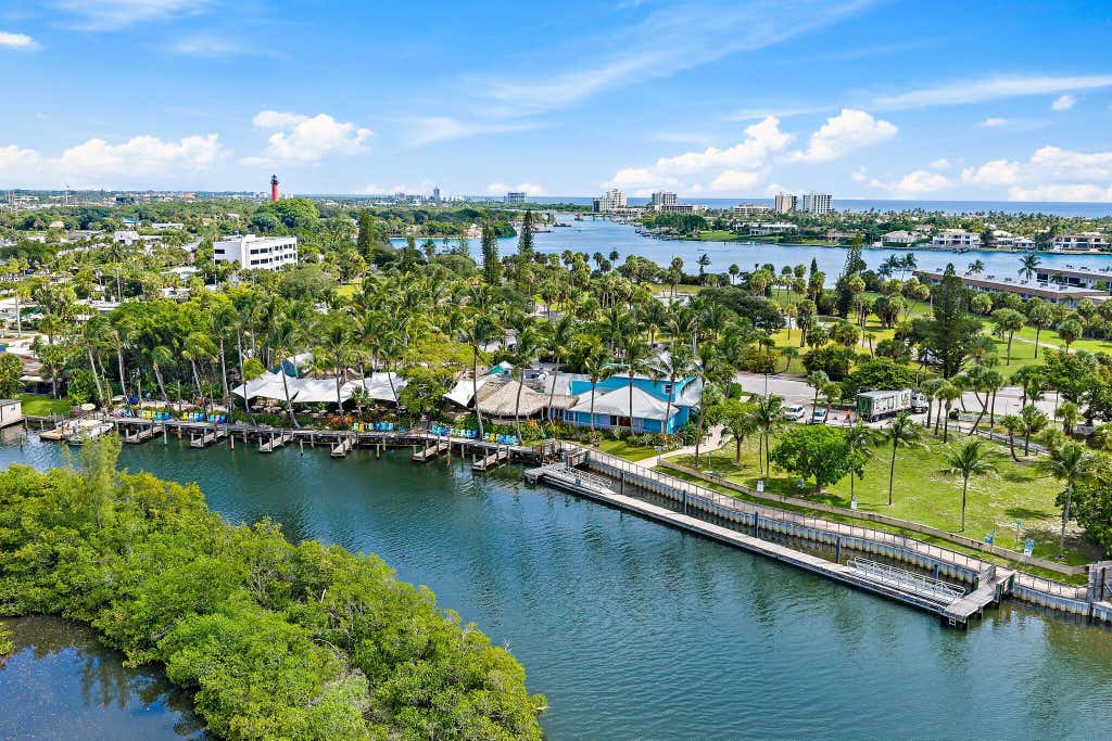 Photo of 400 N HIGHWAY A1A #33, Jupiter, FL 33477 (MLS # B26058469)