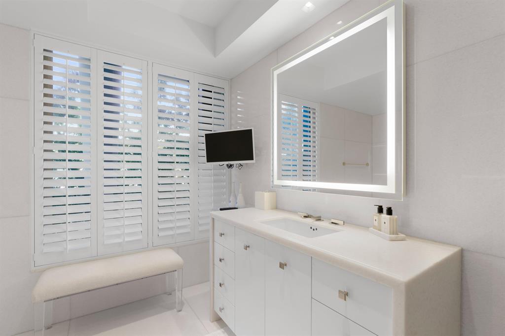 DUNSTER HOUSE CONDO - Residential