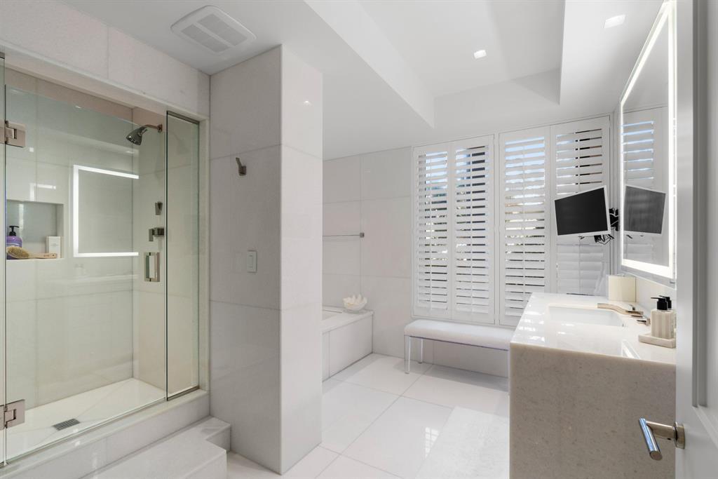 DUNSTER HOUSE CONDO - Residential