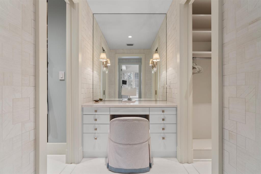 DUNSTER HOUSE CONDO - Residential