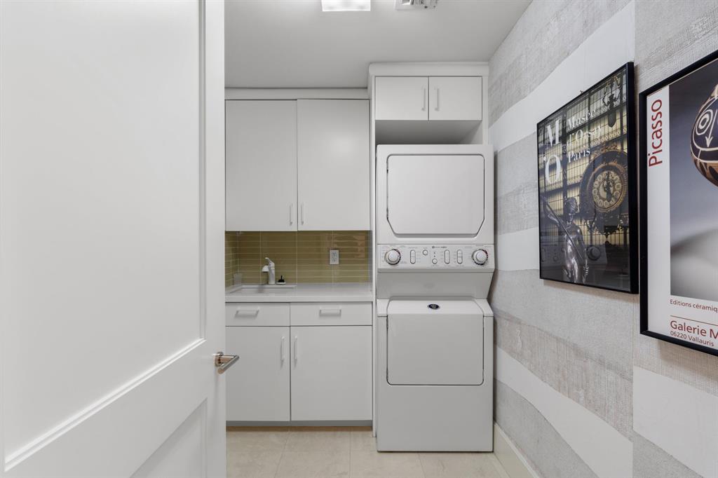 DUNSTER HOUSE CONDO - Residential