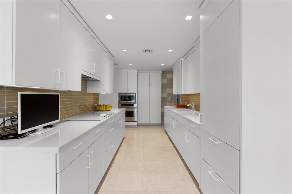 DUNSTER HOUSE CONDO - Residential