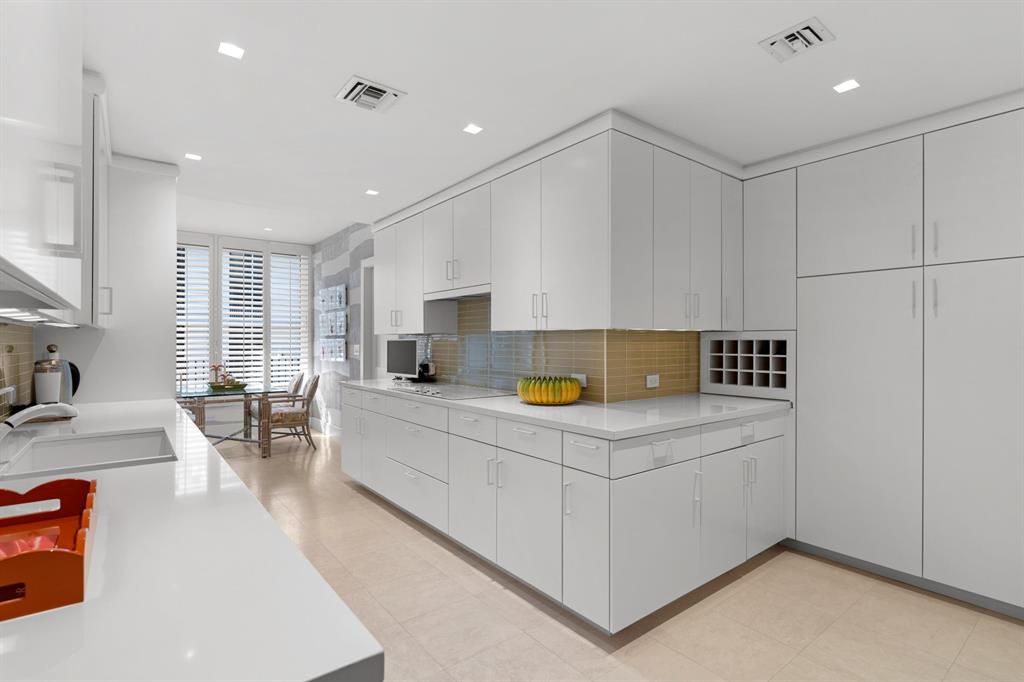 DUNSTER HOUSE CONDO - Residential