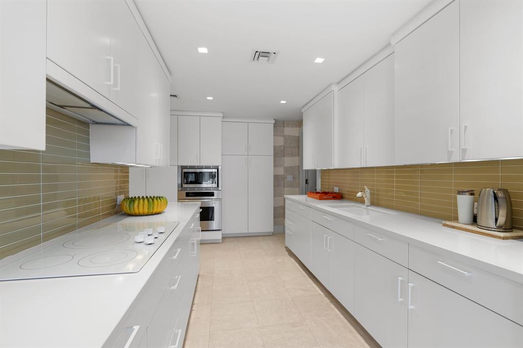 DUNSTER HOUSE CONDO - Residential