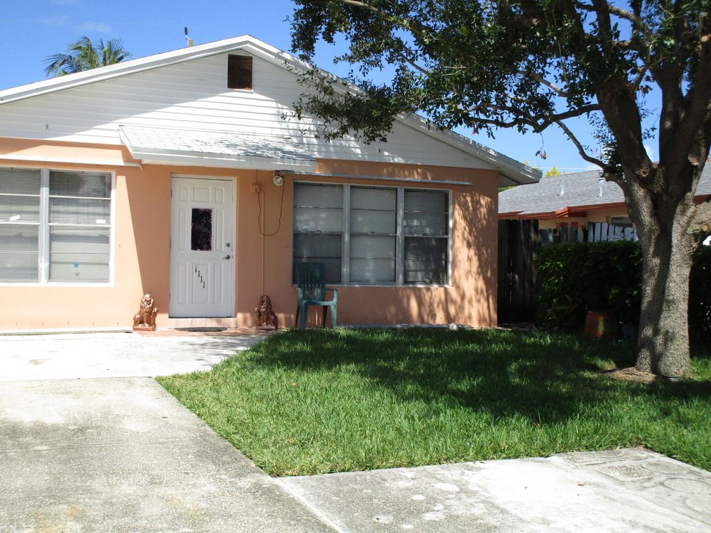 Photo of 1111 Neoga Street, Jupiter, FL 33458 (MLS # R10768542)