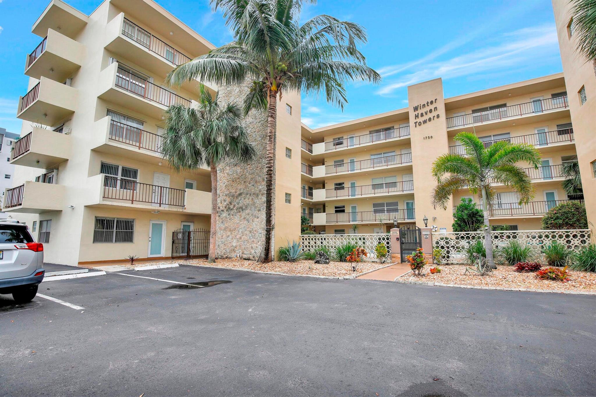 Winter Haven Towers - Residential