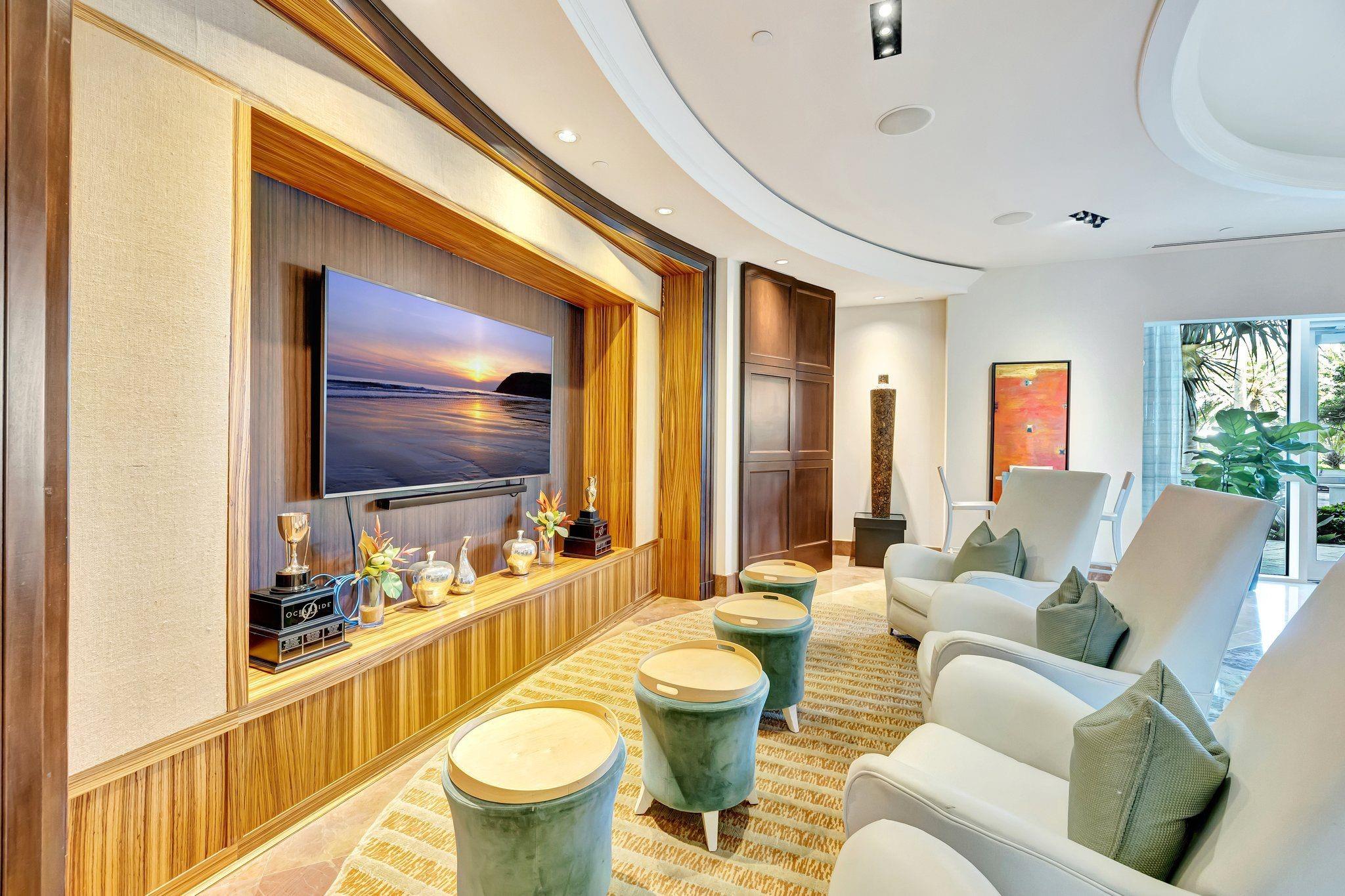 PLAZA AT OCEANSIDE (THE) - Residential