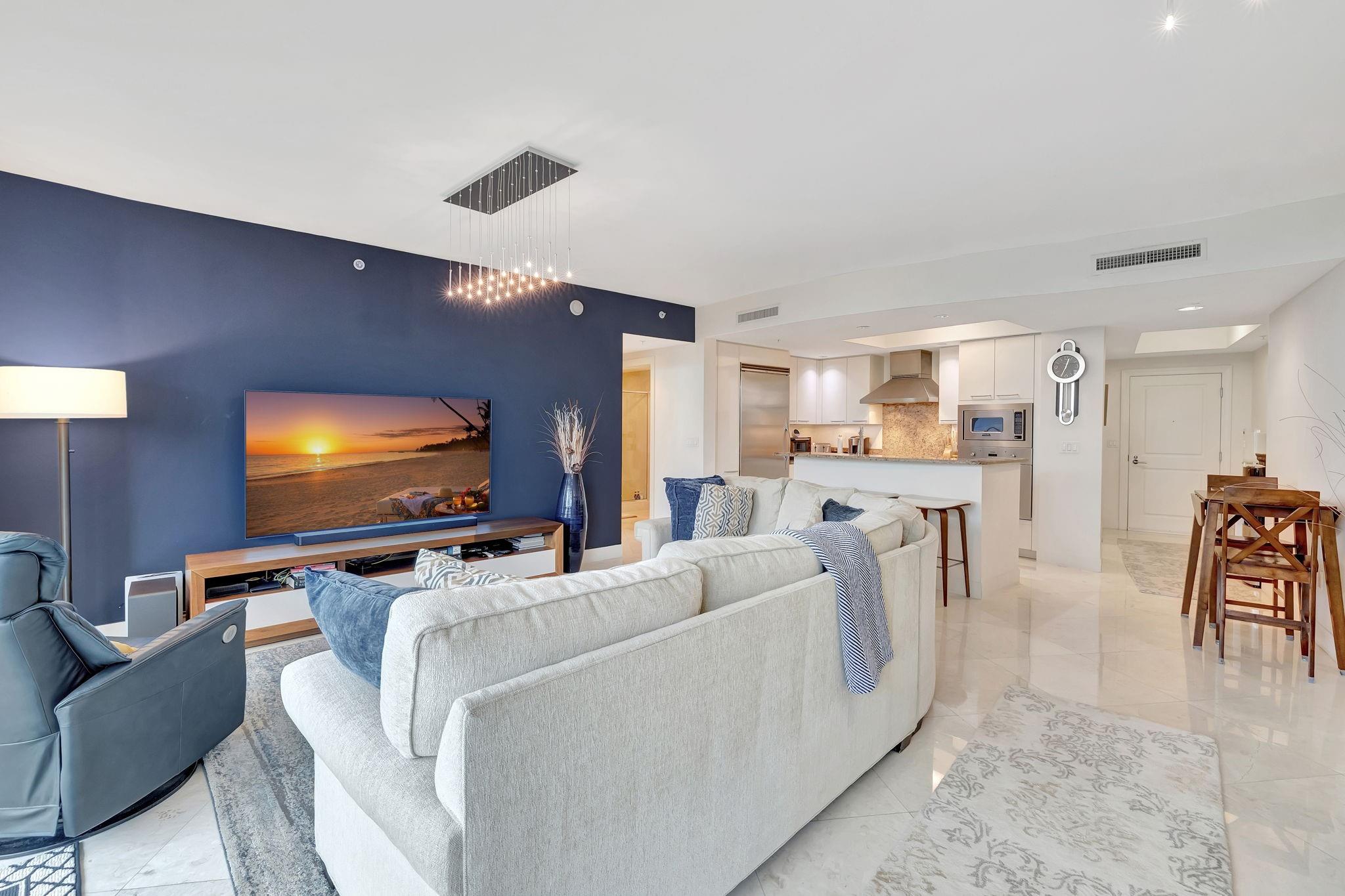 PLAZA AT OCEANSIDE (THE) - Residential