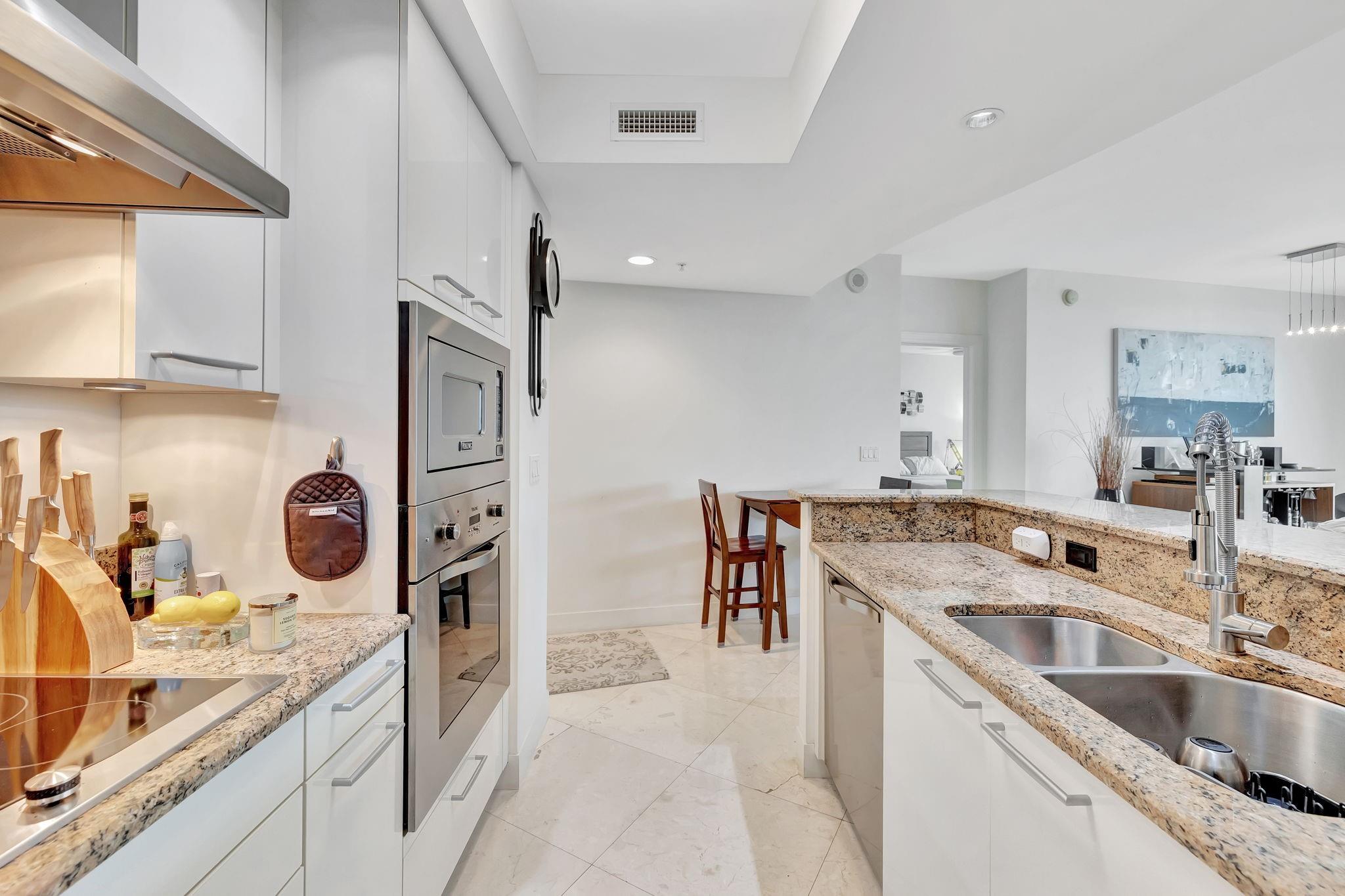 PLAZA AT OCEANSIDE (THE) - Residential