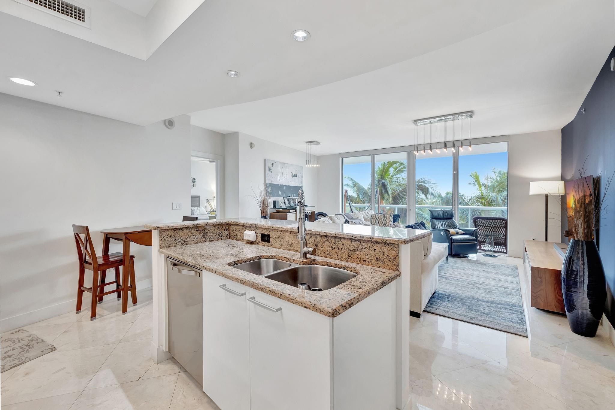 PLAZA AT OCEANSIDE (THE) - Residential