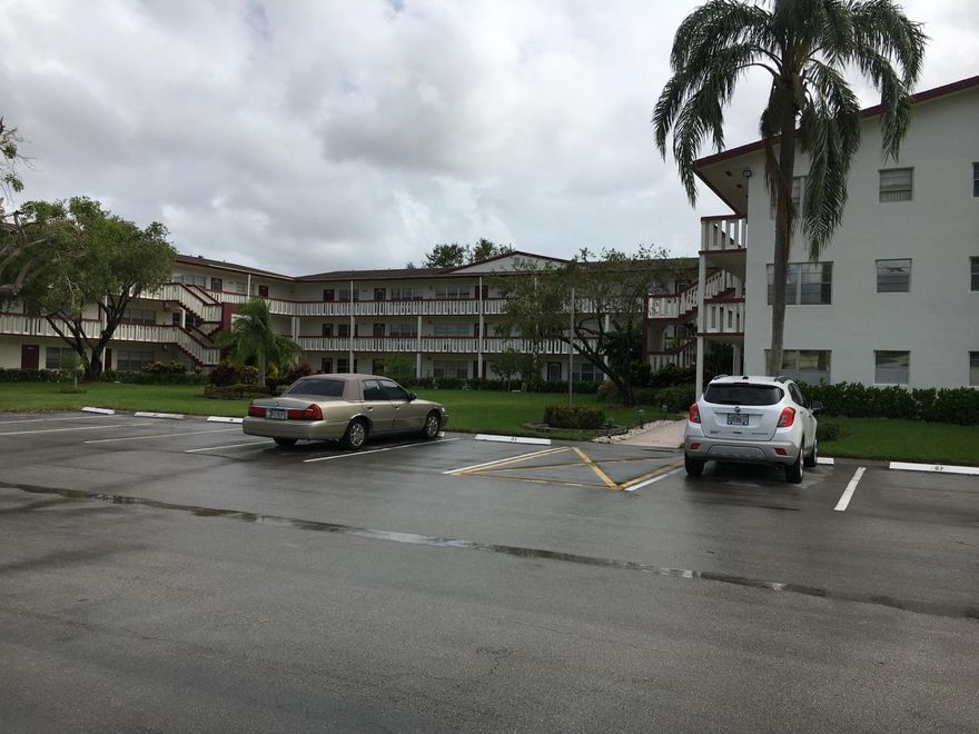 1/1.5,2nd floor,pergo throughout,2 new wall A/C's,new hot water heater,screened Patio overlooking beautiful lake view,apt is immaculate and unfurnished,ready for someone to just bring their own furniture and move in,come see and then check out the clubhouse to see all it has to offer!!