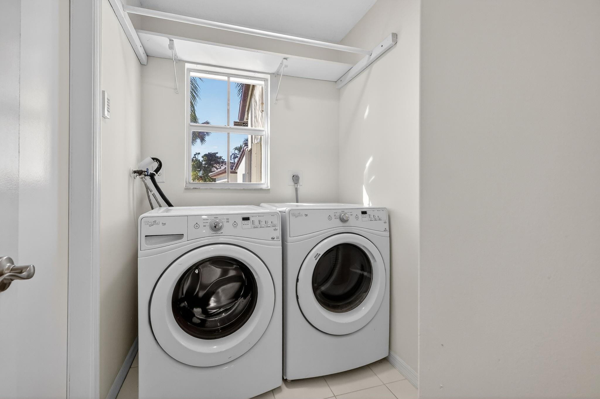 KEYSTONE LAKES - Residential