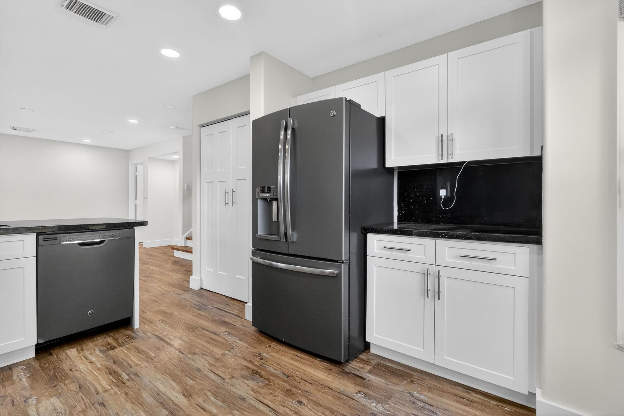 KEYSTONE LAKES - Residential