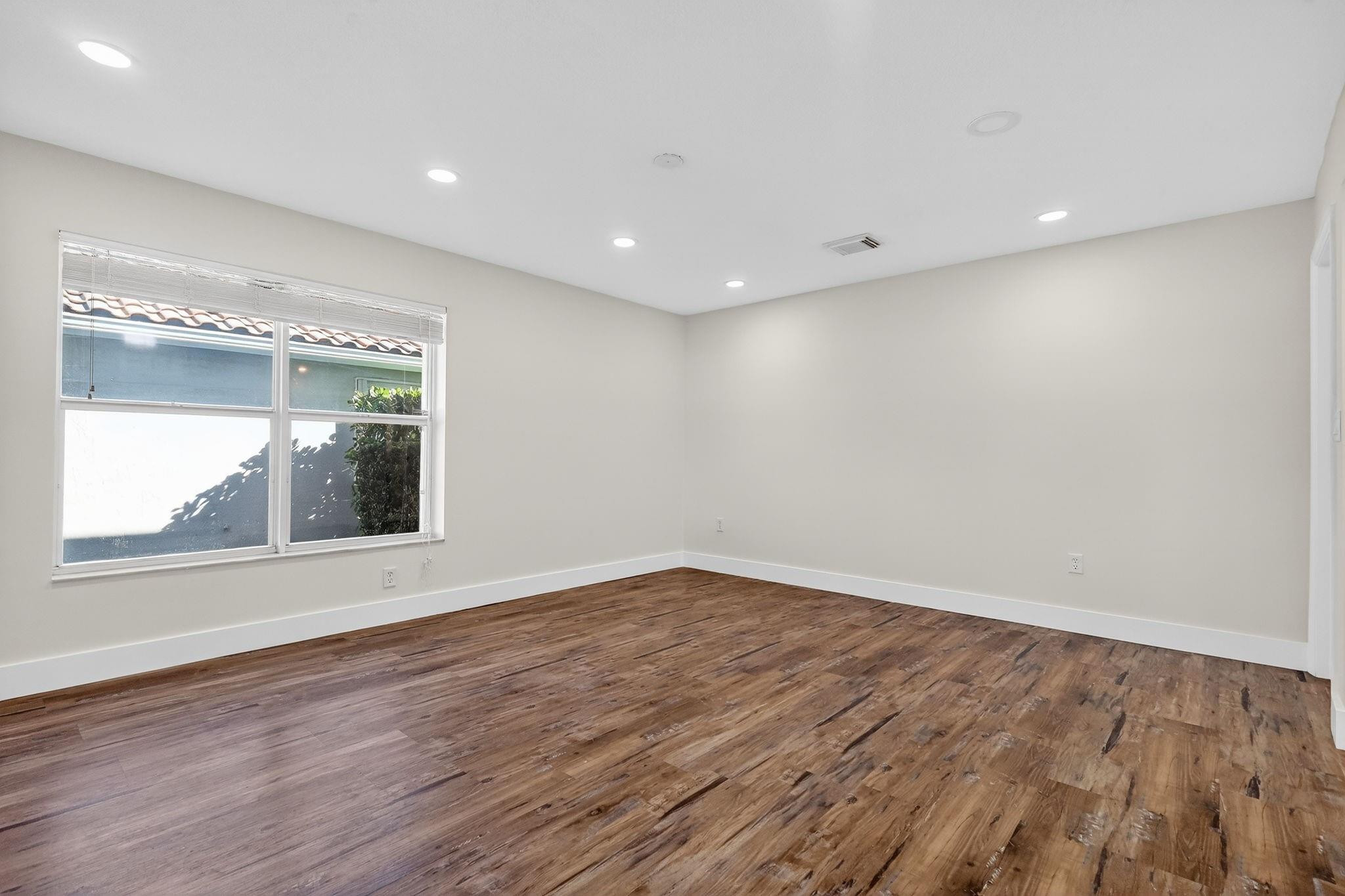 KEYSTONE LAKES - Residential