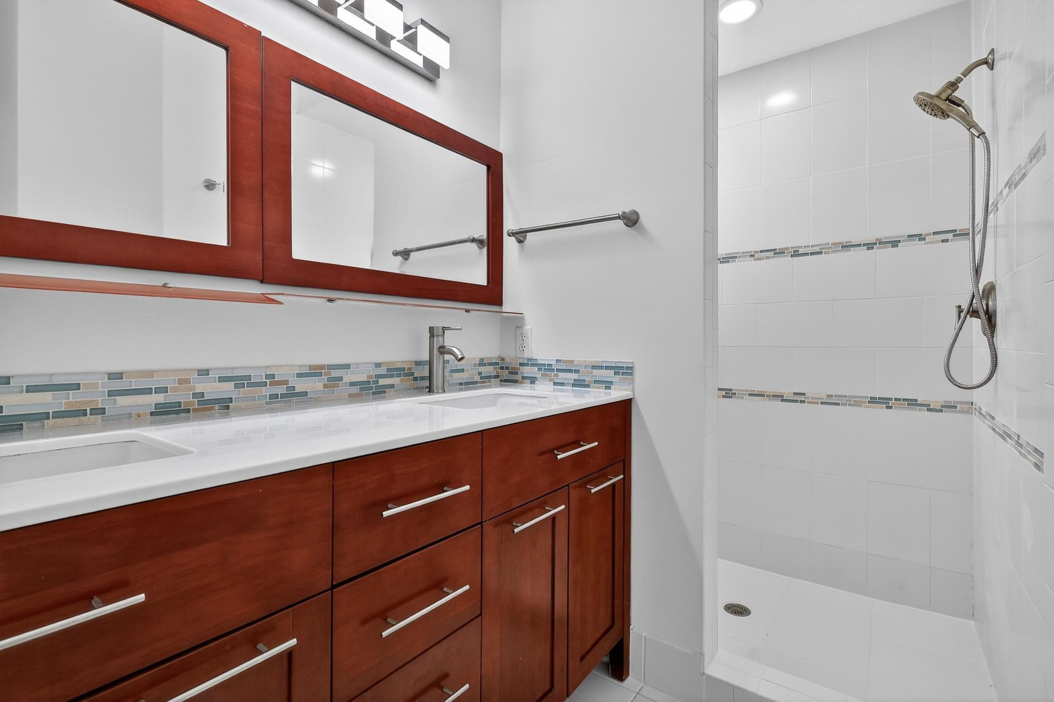 KEYSTONE LAKES - Residential