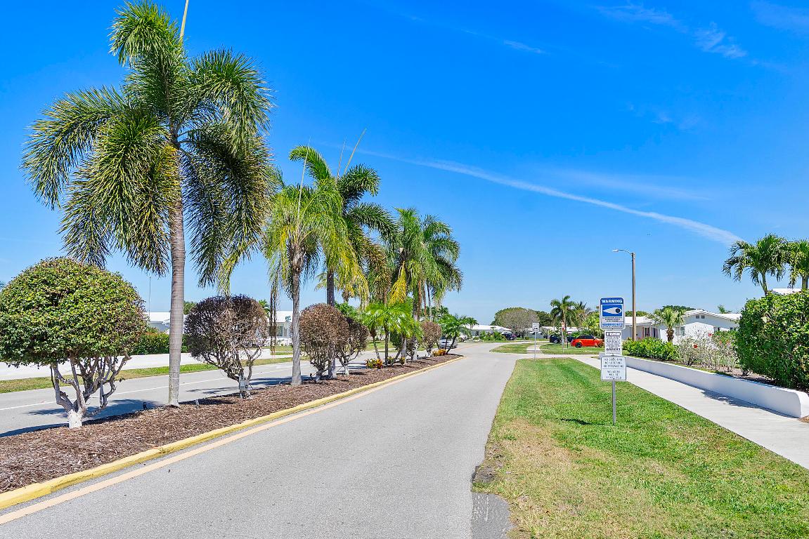 LEISUREVILLE  LAKE CONDO - Residential