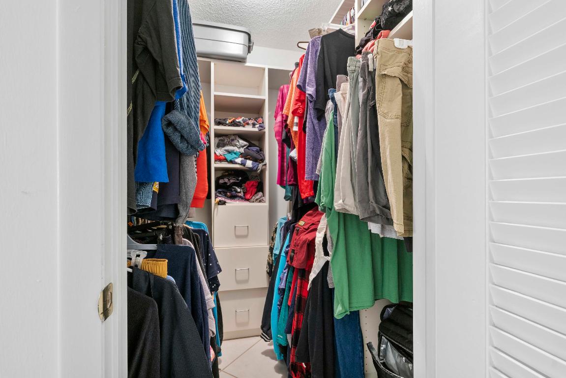 LEISUREVILLE  LAKE CONDO - Residential