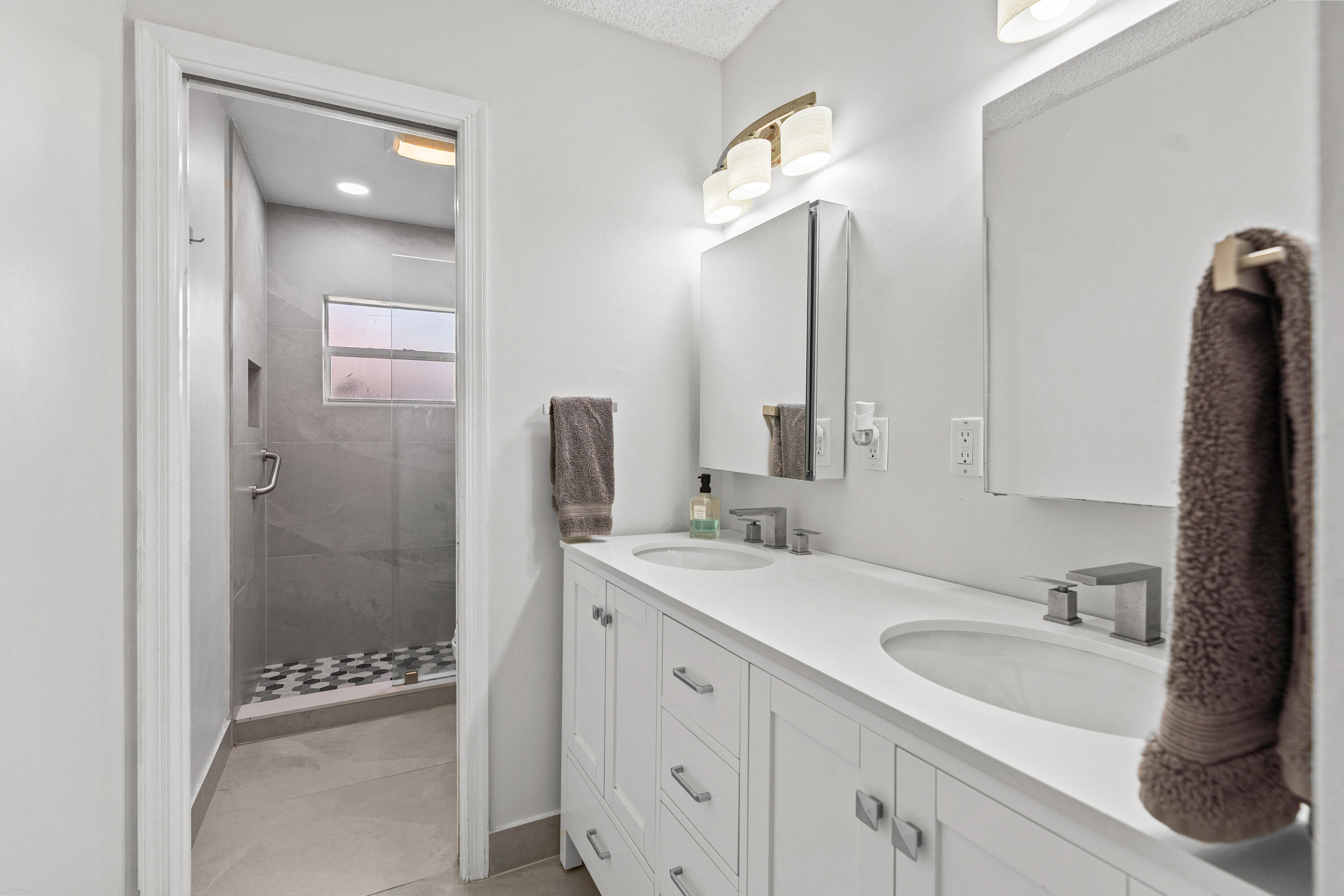 MAPLEWOOD - Residential