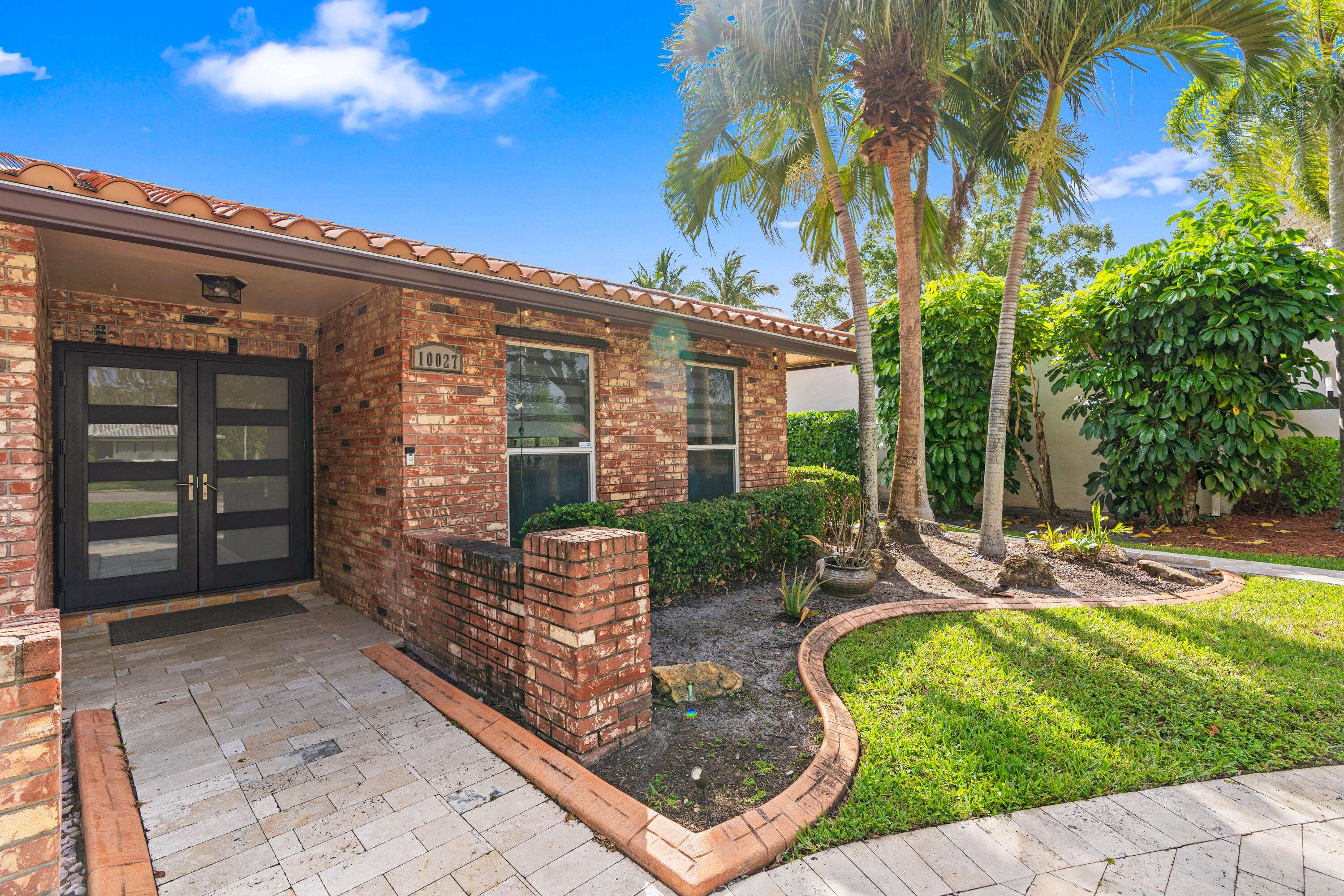 10027 Ramblewood Drive