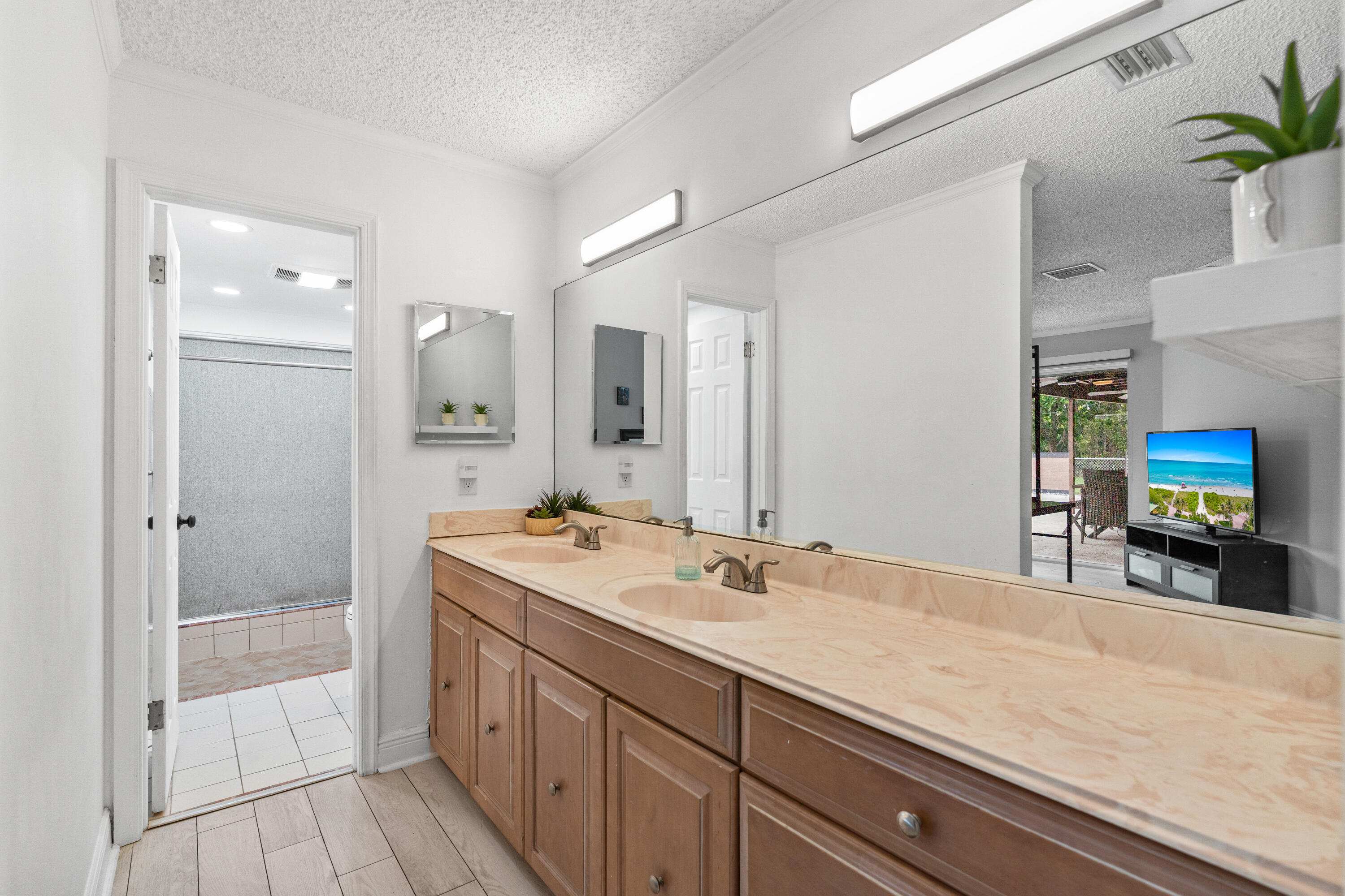 MAPLEWOOD - Residential