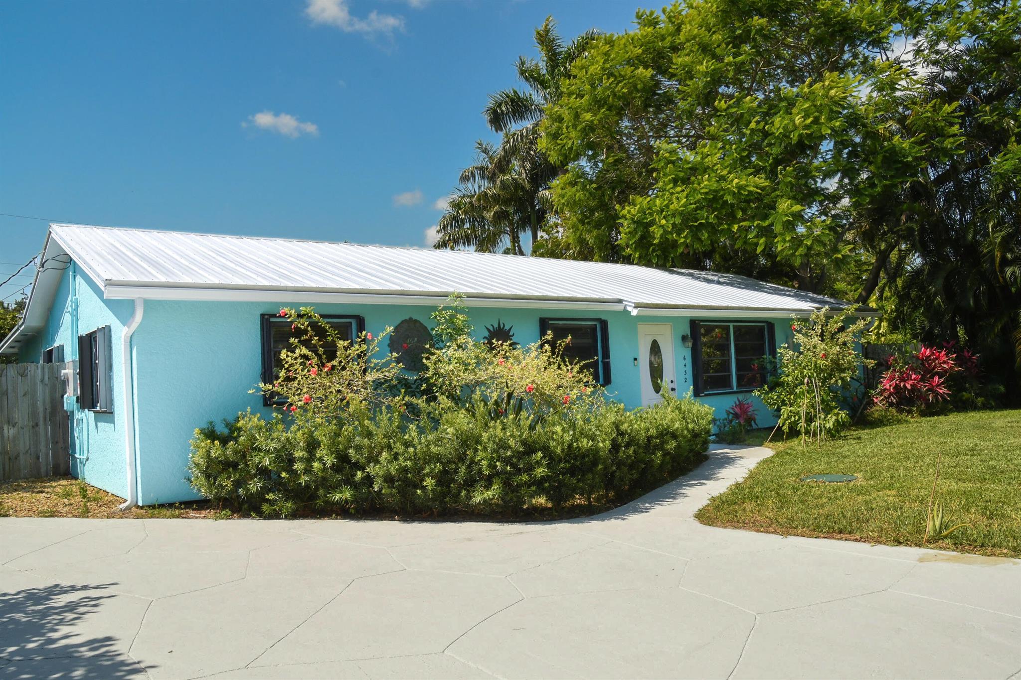 Welcome to this beautifully renovated and fully furnished Pool home located in the heart of Hobe Sound. Situated in a quiet, friendly neighborhood, this turnkey 3 bedroom, 2 Bath, rental offers the perfect blend of comfort, style, and convenience. Hugh back porch. The living area is bright and inviting, designed for both relaxation and entertaining. Enjoy the comfort of updated bathrooms, spacious bedrooms, and stylish furnishings that make moving in effortless. Outside, a private yard offers the ideal space to unwind or host guests.Just minutes from the beach, parks, golf courses,