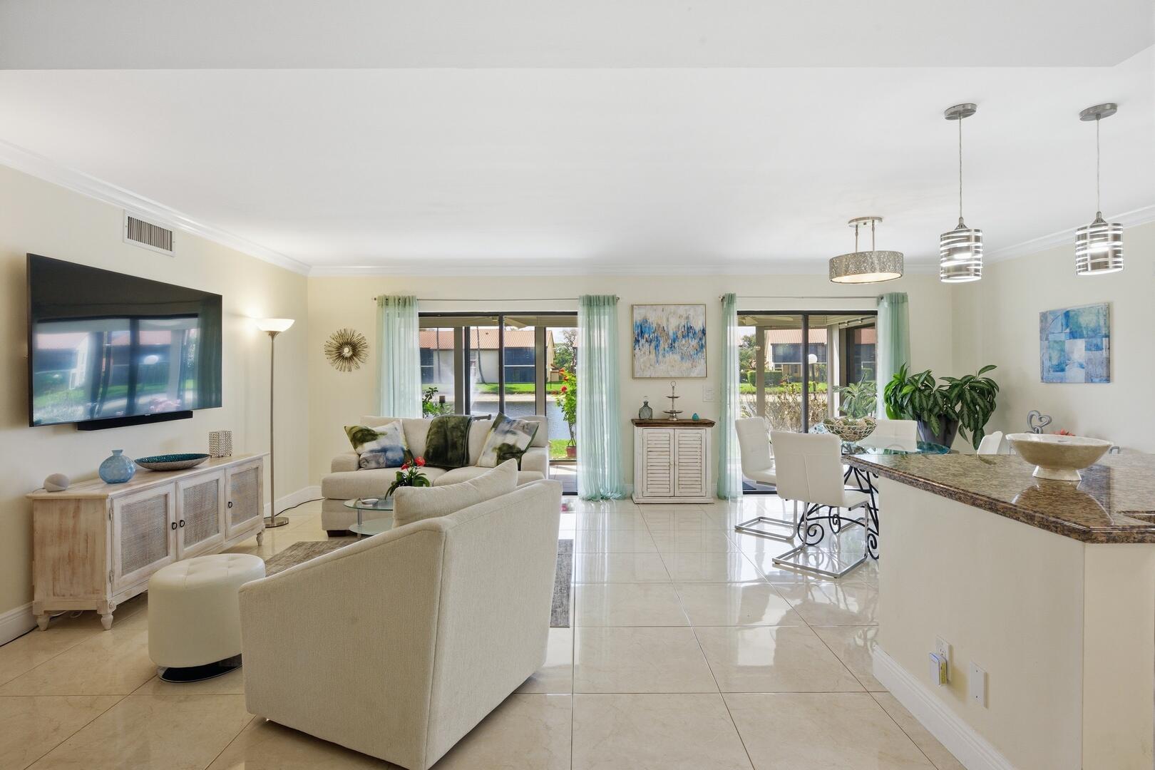 10223 N Circle Lake Drive 102