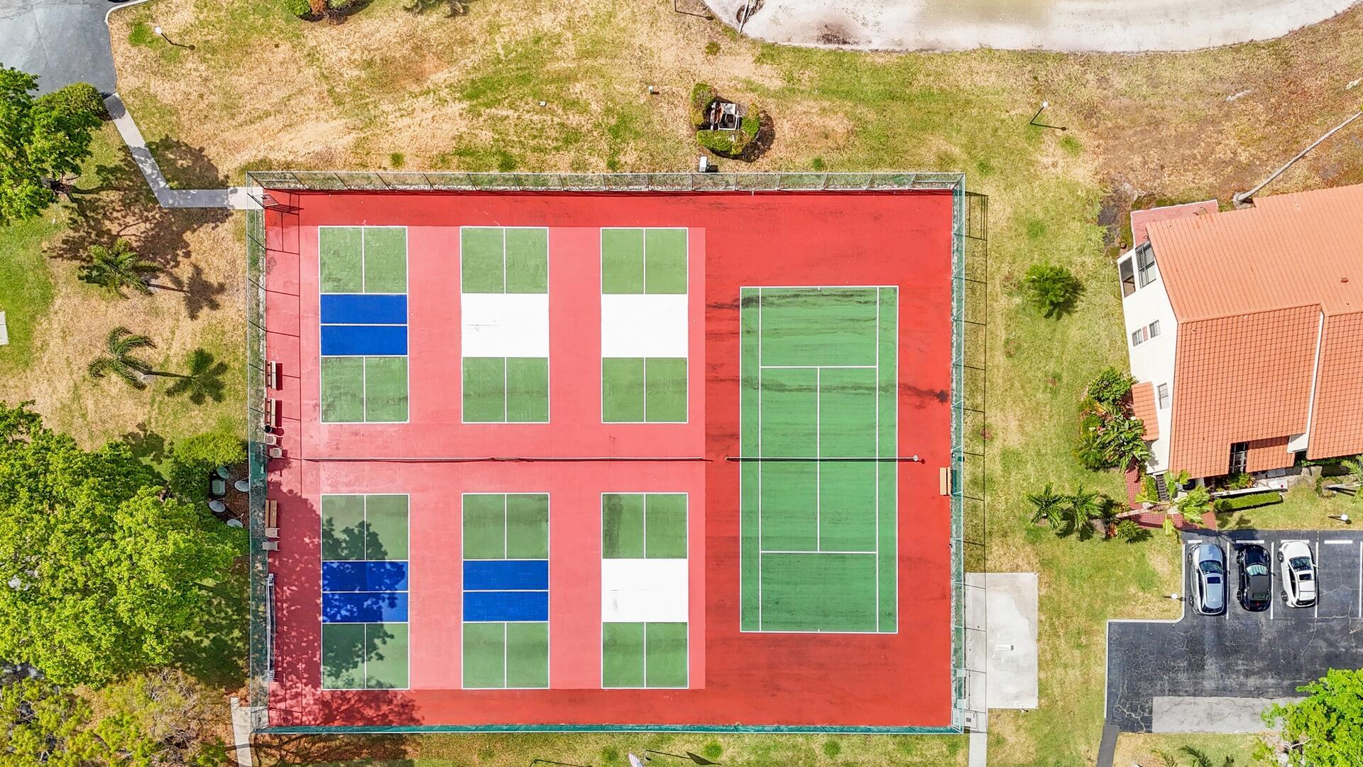 PALM CHASE LAKES - Residential