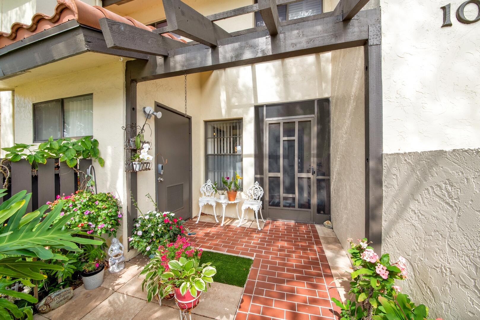 PALM CHASE LAKES - Residential