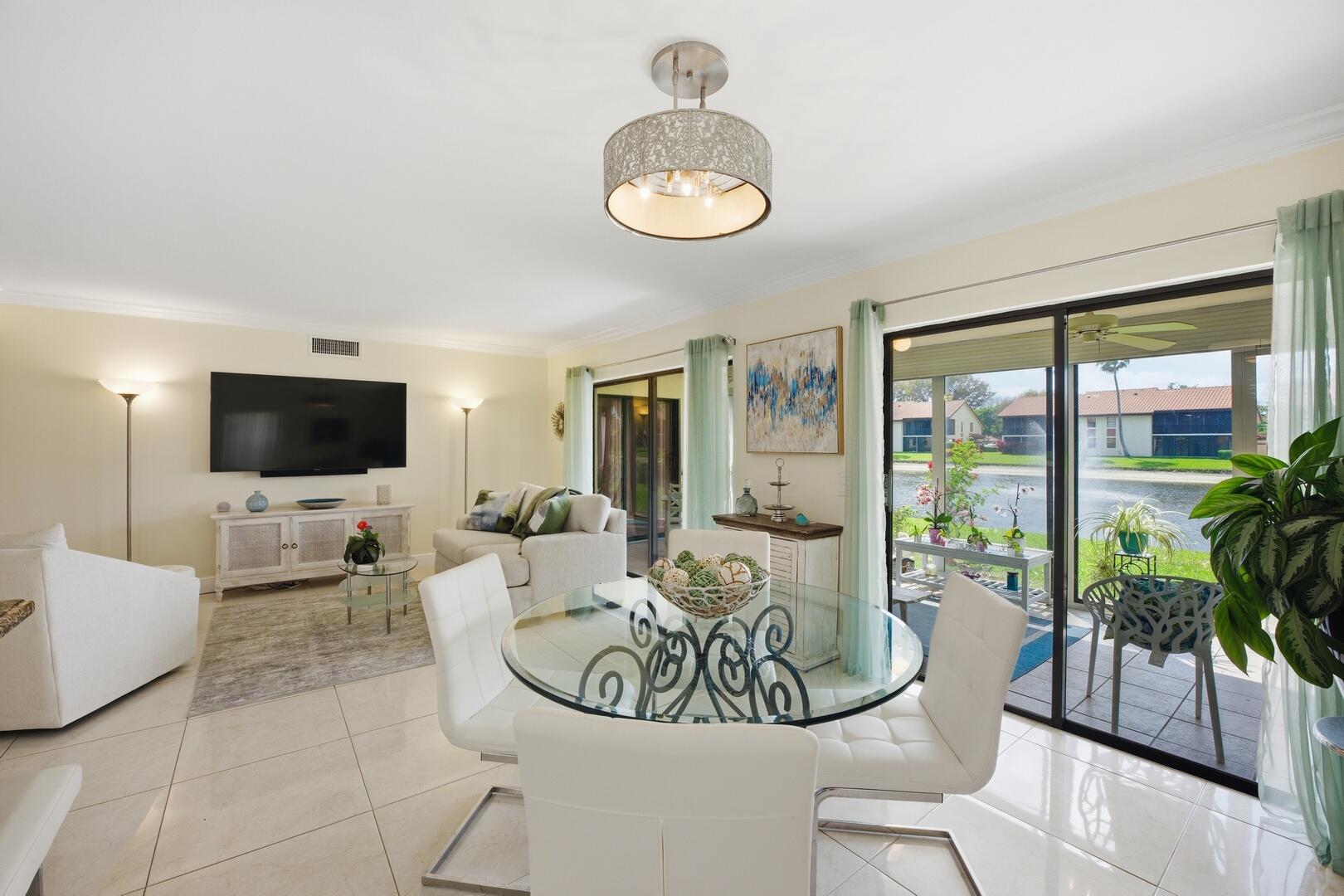 PALM CHASE LAKES - Residential