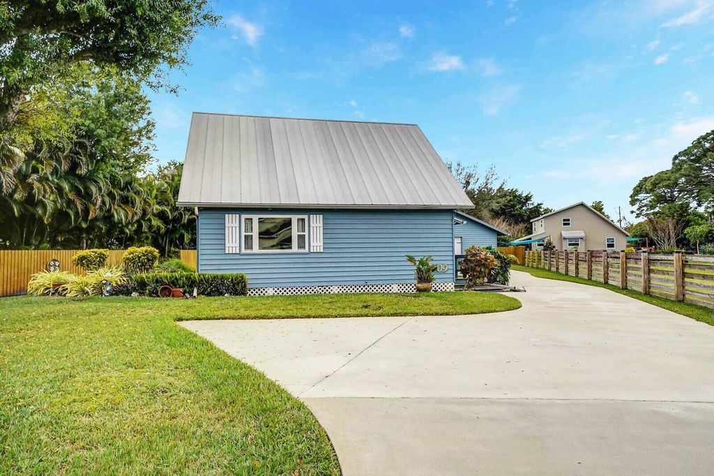 Photo of 5409 Cassia Drive, Fort Pierce, FL 34982 (MLS # R10966373)
