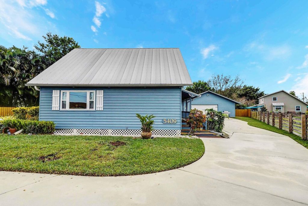 Photo of 5409 Cassia Drive, Fort Pierce, FL 34982 (MLS # R10966373)