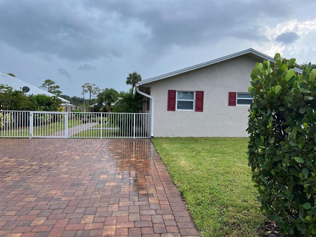 Photo of 17741 Carver Avenue, Jupiter, FL 33458 (MLS # R11111423)