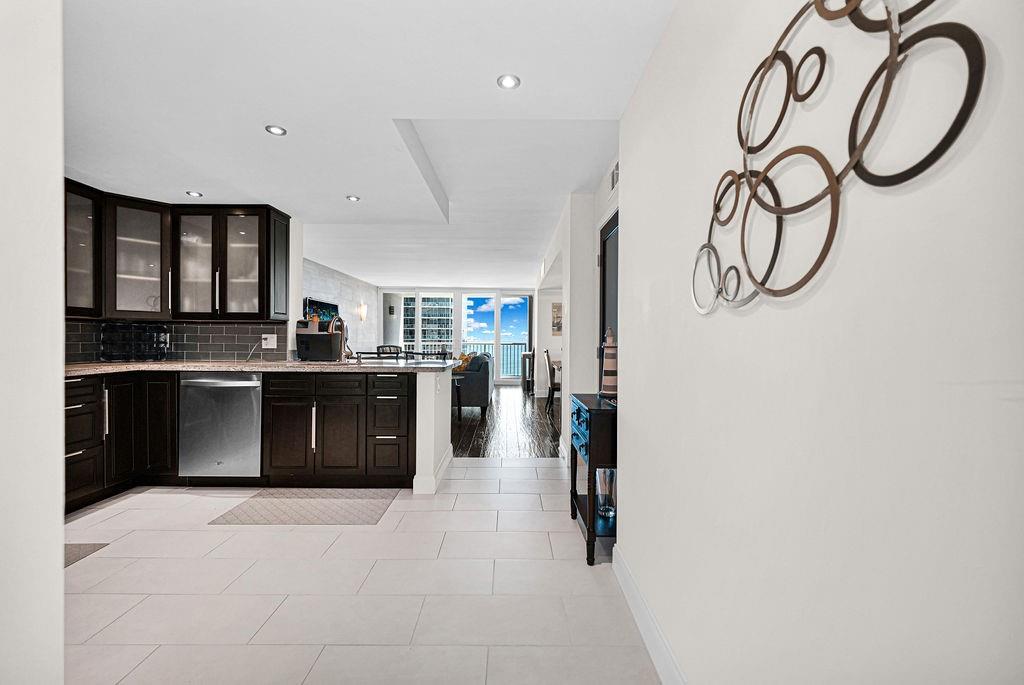 WHITE EGRET - Residential