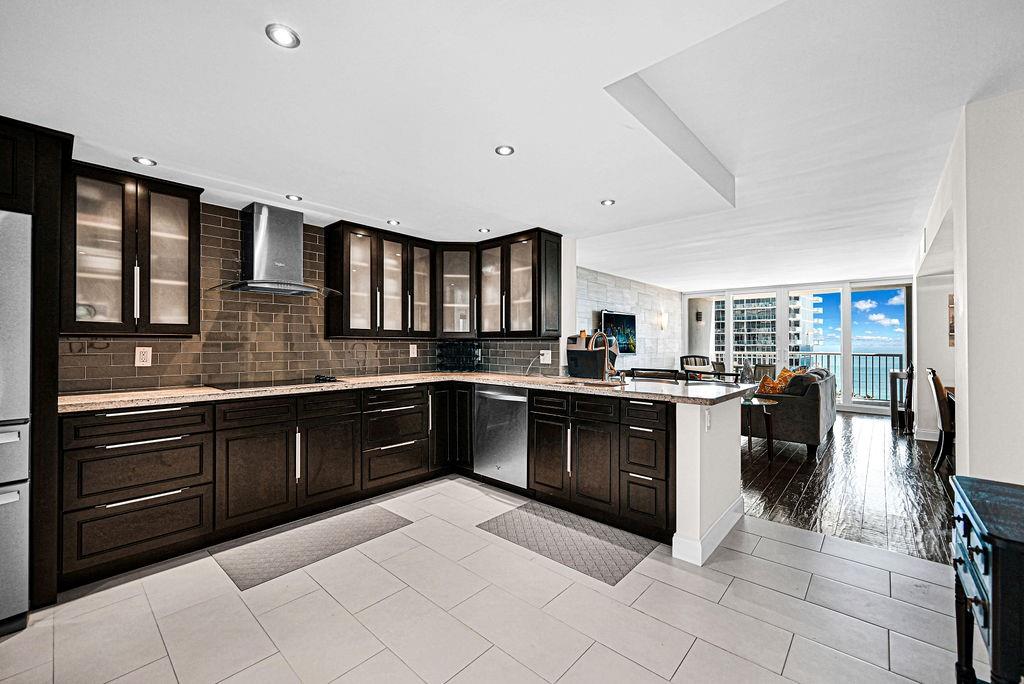 WHITE EGRET - Residential